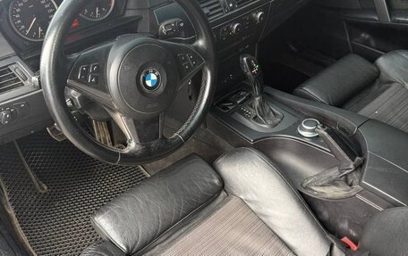 BMW 5 серия, 2005 год, 950 000 рублей, 8 фотография