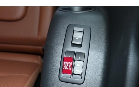 Toyota Land Cruiser Prado 150 рестайлинг 2, 2021 год, 3 800 000 рублей, 14 фотография