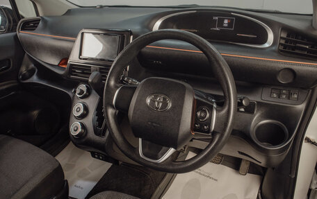 Toyota Sienta II, 2021 год, 1 649 000 рублей, 10 фотография