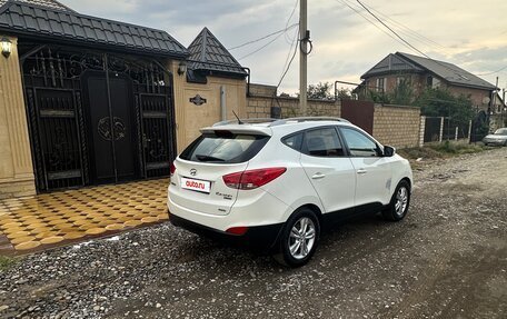 Hyundai Tucson III, 2011 год, 1 500 000 рублей, 2 фотография