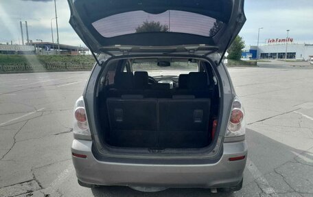Toyota Corolla Verso I, 2005 год, 825 000 рублей, 3 фотография