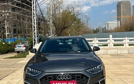 Audi A4, 2022 год, 2 580 000 рублей, 2 фотография