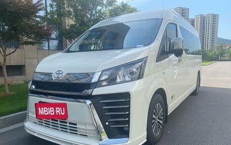 Toyota HiAce H200, 2021 год, 4 207 030 рублей, 6 фотография