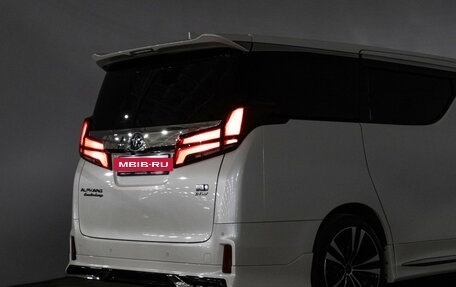 Toyota Alphard III, 2018 год, 3 990 000 рублей, 33 фотография