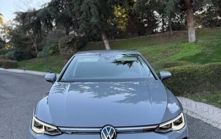 Volkswagen Golf VIII, 2022 год, 1 990 000 рублей, 2 фотография