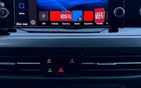 Volkswagen Golf VIII, 2022 год, 1 990 000 рублей, 14 фотография