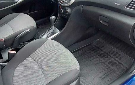 Hyundai Solaris II рестайлинг, 2013 год, 850 000 рублей, 5 фотография