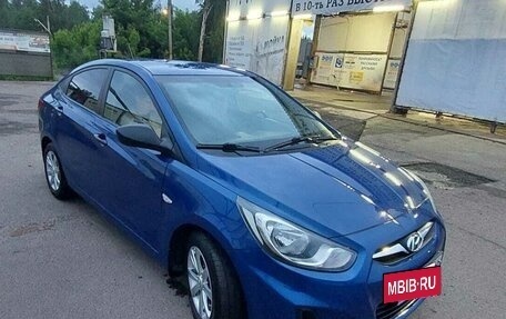 Hyundai Solaris II рестайлинг, 2013 год, 850 000 рублей, 2 фотография