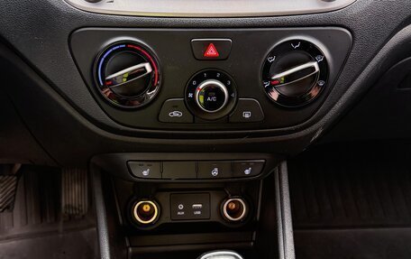 Hyundai Solaris II рестайлинг, 2017 год, 995 000 рублей, 19 фотография