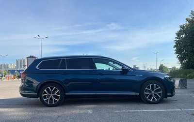 Volkswagen Passat B8 рестайлинг, 2019 год, 2 575 000 рублей, 1 фотография