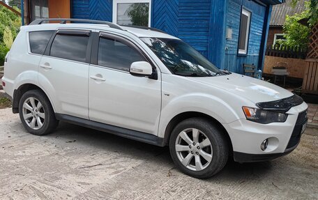 Mitsubishi Outlander III рестайлинг 3, 2011 год, 1 680 000 рублей, 8 фотография