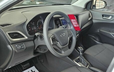 Hyundai Solaris II рестайлинг, 2021 год, 1 715 000 рублей, 10 фотография