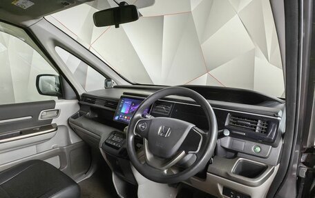 Honda Stepwgn IV, 2016 год, 1 645 000 рублей, 18 фотография