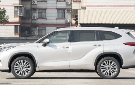 Toyota Highlander, 2025 год, 5 550 000 рублей, 4 фотография