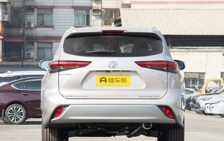 Toyota Highlander, 2025 год, 5 550 000 рублей, 6 фотография