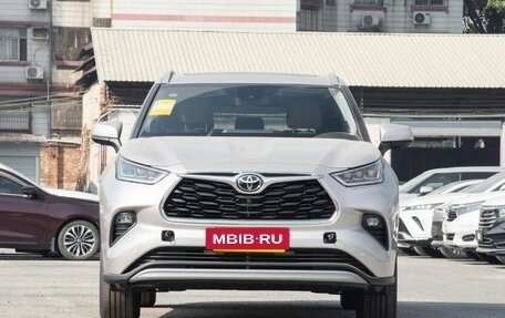 Toyota Highlander, 2025 год, 5 550 000 рублей, 2 фотография