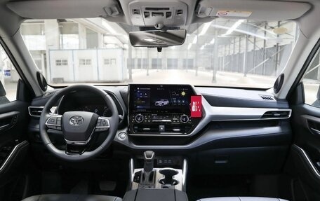 Toyota Highlander, 2025 год, 5 550 000 рублей, 7 фотография