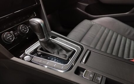 Volkswagen Passat B8 рестайлинг, 2018 год, 2 400 000 рублей, 8 фотография