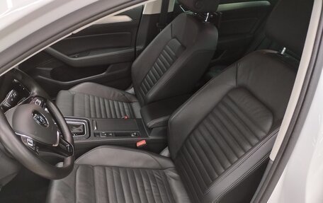 Volkswagen Passat B8 рестайлинг, 2018 год, 2 400 000 рублей, 9 фотография