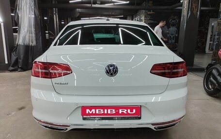 Volkswagen Passat B8 рестайлинг, 2018 год, 2 400 000 рублей, 6 фотография