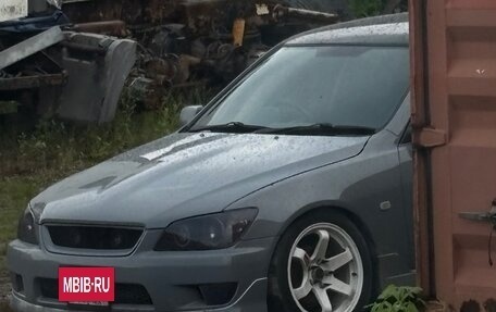 Toyota Altezza, 2001 год, 1 150 000 рублей, 2 фотография