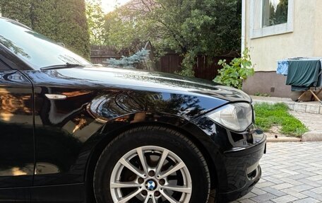 BMW 1 серия, 2011 год, 700 000 рублей, 4 фотография