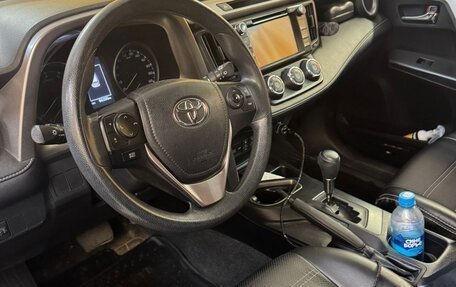 Toyota RAV4, 2017 год, 1 900 000 рублей, 6 фотография