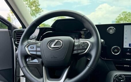 Lexus NX, 2022 год, 3 730 000 рублей, 6 фотография
