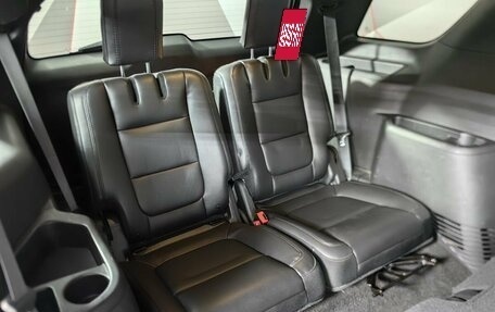 Ford Explorer VI, 2015 год, 1 975 000 рублей, 17 фотография