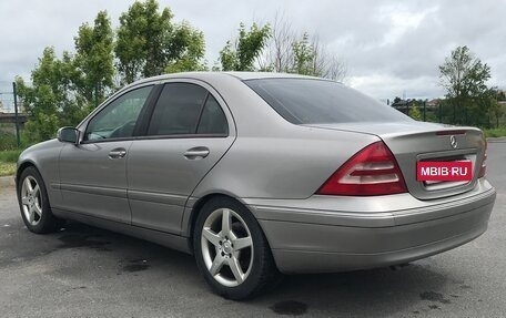 Mercedes-Benz C-Класс, 2003 год, 550 000 рублей, 4 фотография