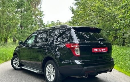 Ford Explorer VI, 2013 год, 2 250 000 рублей, 2 фотография