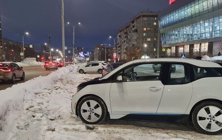 BMW i3 I01 рестайлинг, 2014 год, 1 750 000 рублей, 10 фотография