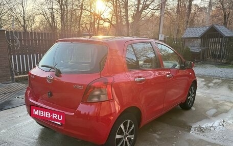 Toyota Yaris III рестайлинг, 2006 год, 670 000 рублей, 2 фотография