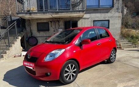 Toyota Yaris III рестайлинг, 2006 год, 670 000 рублей, 5 фотография