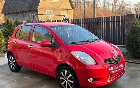Toyota Yaris III рестайлинг, 2006 год, 670 000 рублей, 3 фотография
