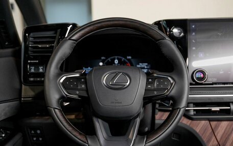 Lexus LM, 2024 год, 16 900 000 рублей, 13 фотография