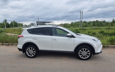 Toyota RAV4, 2016 год, 2 400 000 рублей, 4 фотография