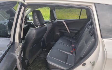 Toyota RAV4, 2016 год, 2 400 000 рублей, 8 фотография