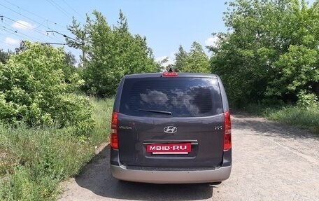 Hyundai H-1 II рестайлинг, 2020 год, 2 660 000 рублей, 5 фотография