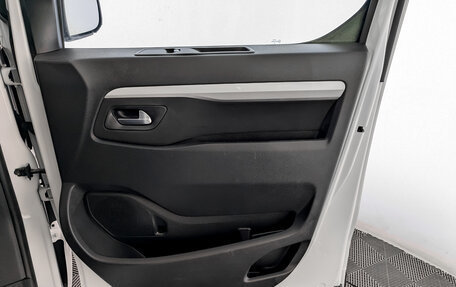 Peugeot Traveller I, 2021 год, 2 545 000 рублей, 25 фотография