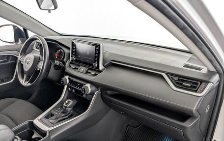 Toyota RAV4, 2020 год, 3 120 000 рублей, 11 фотография