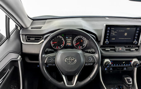 Toyota RAV4, 2020 год, 3 120 000 рублей, 21 фотография
