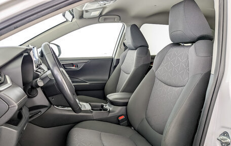 Toyota RAV4, 2020 год, 3 120 000 рублей, 20 фотография
