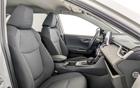 Toyota RAV4, 2020 год, 3 120 000 рублей, 23 фотография