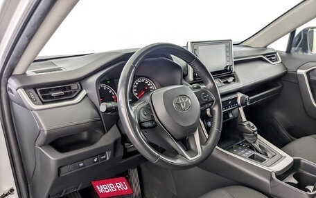 Toyota RAV4, 2020 год, 3 120 000 рублей, 16 фотография