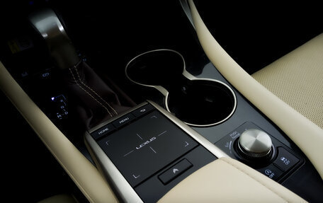 Lexus RX IV рестайлинг, 2020 год, 4 900 000 рублей, 29 фотография