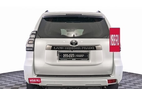Toyota Land Cruiser Prado 150 рестайлинг 2, 2020 год, 5 100 000 рублей, 6 фотография