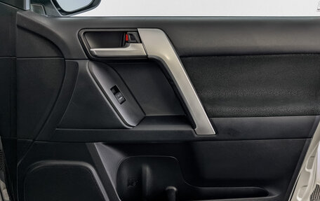 Toyota Land Cruiser Prado 150 рестайлинг 2, 2020 год, 5 100 000 рублей, 24 фотография