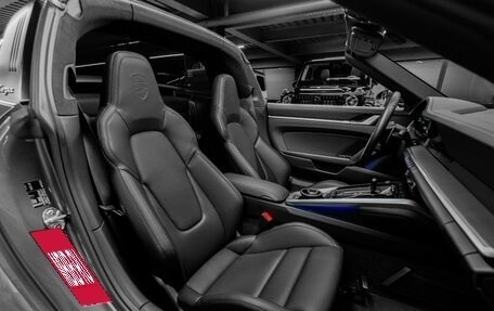 Porsche 911, 2021 год, 17 895 000 рублей, 31 фотография