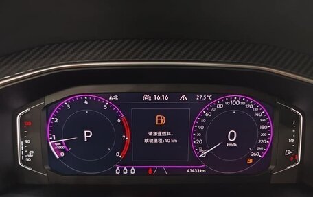 Volkswagen Tiguan II, 2022 год, 3 020 000 рублей, 13 фотография